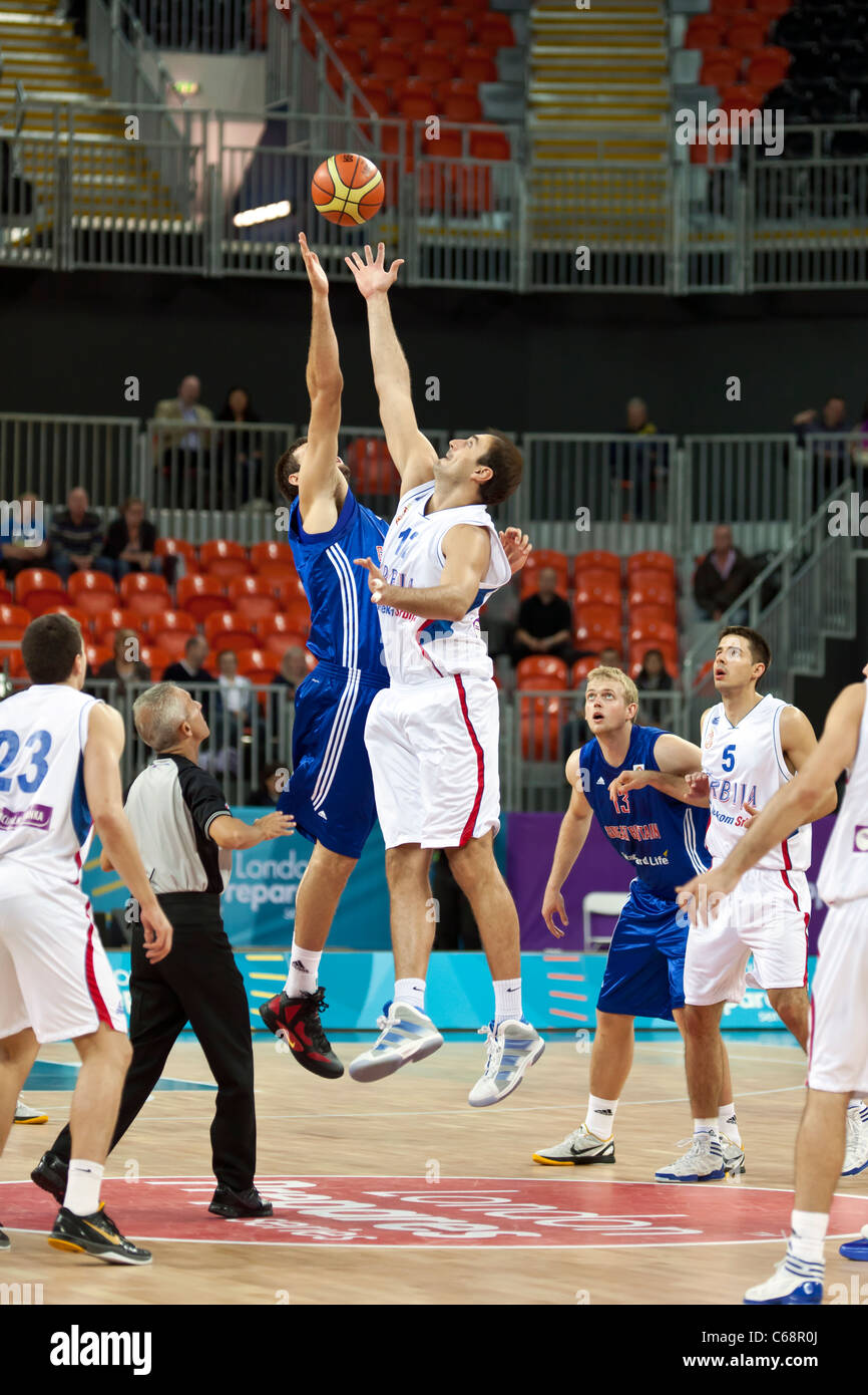 Basketball Tip Off High Resolution Stock Photography And Images Alamy