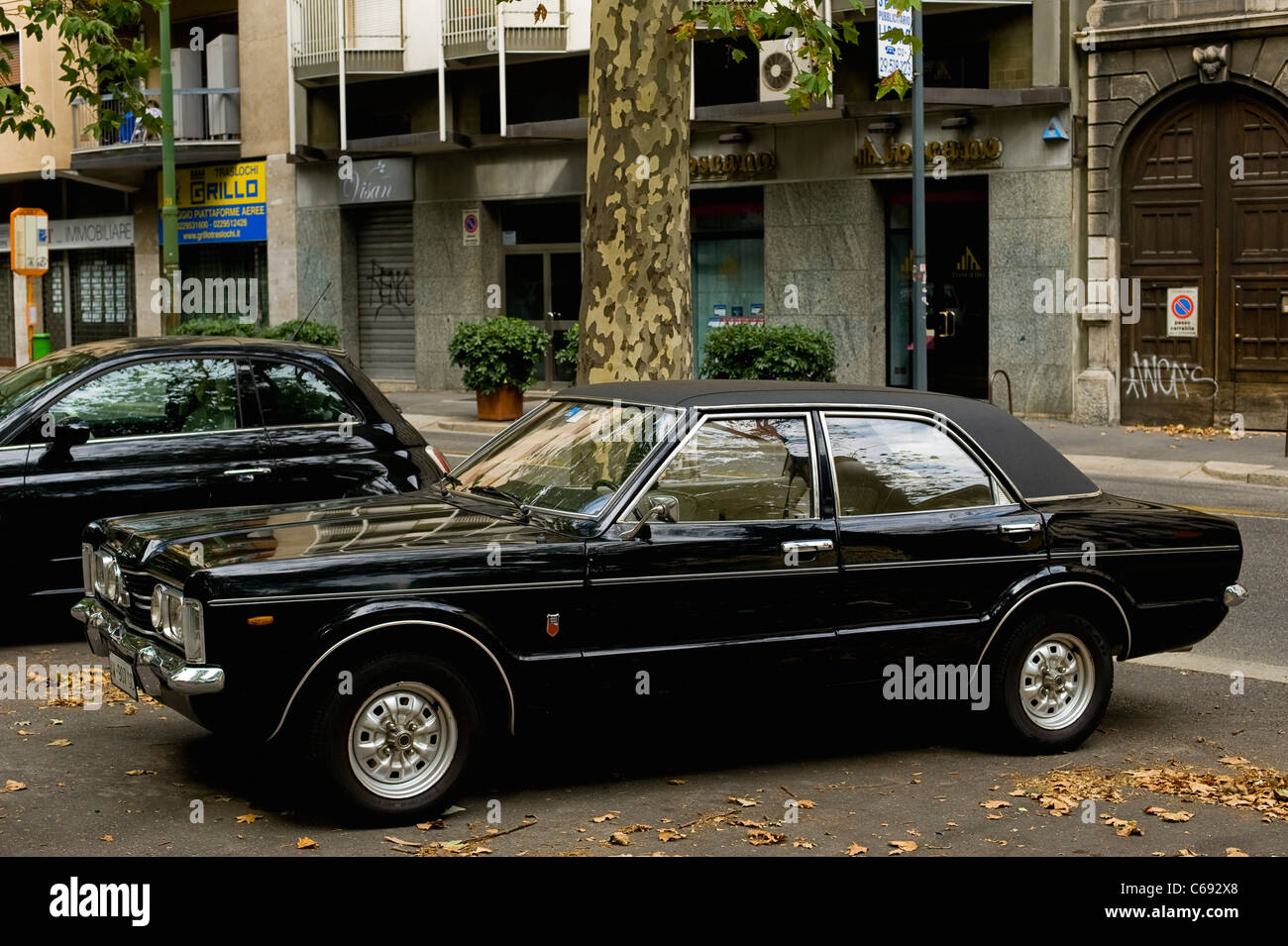 vintage ford taunus parked in milan Stock Photo - Alamy, image size:1300x955