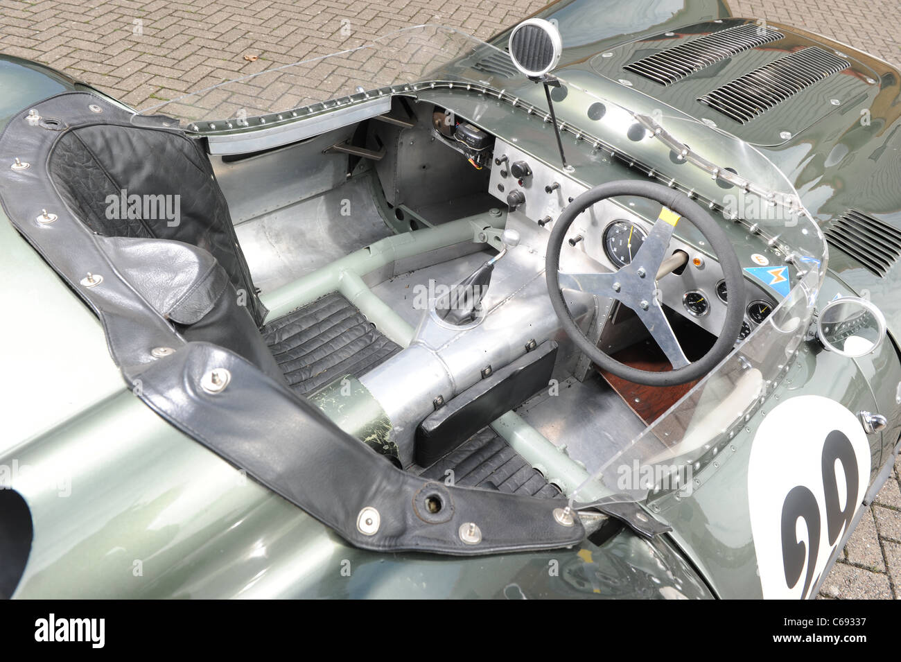 Lister Racing Cars 1959 Lister chevrolet racing car Stock Photo - Alamy