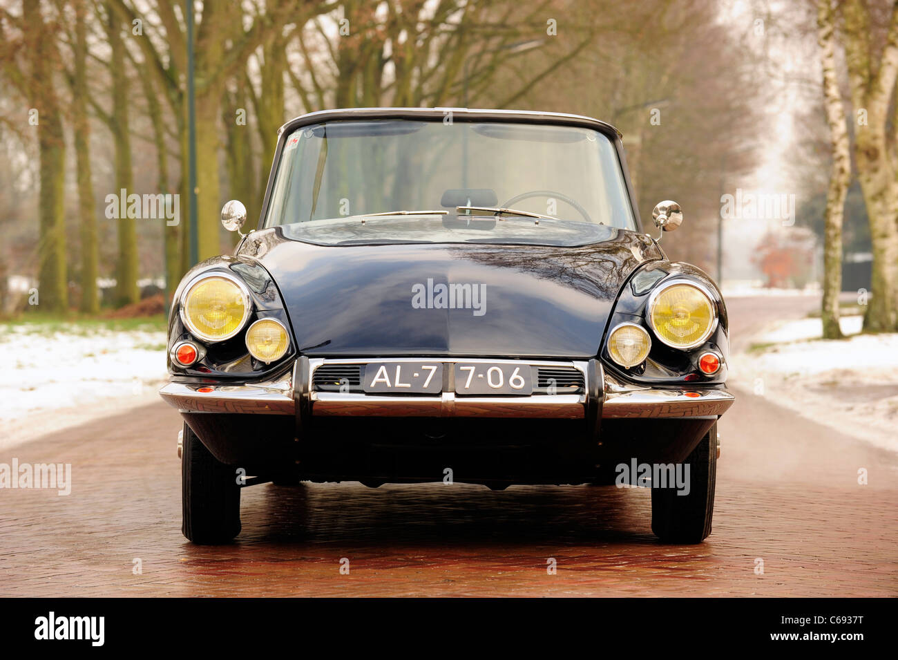 Citroen ds decapotable hi-res stock photography and images - Alamy