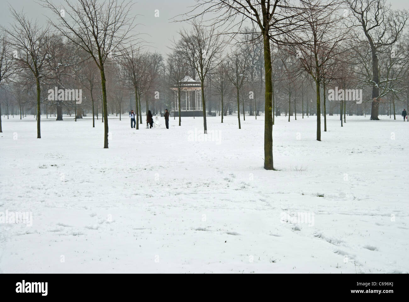 Snowfall after stand in hi-res stock photography and images - Alamy