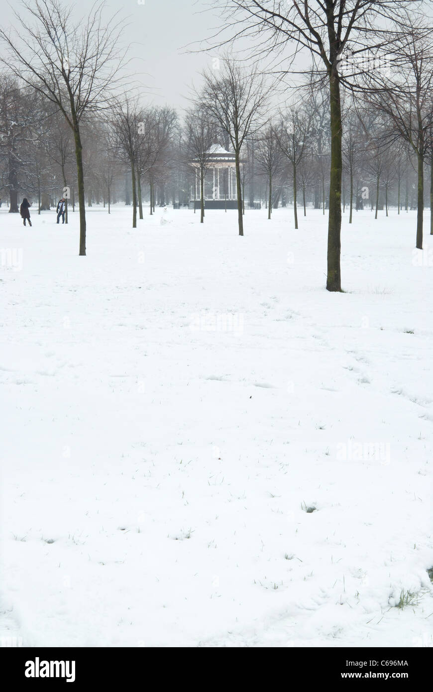 Snowfall after stand in hi-res stock photography and images - Alamy