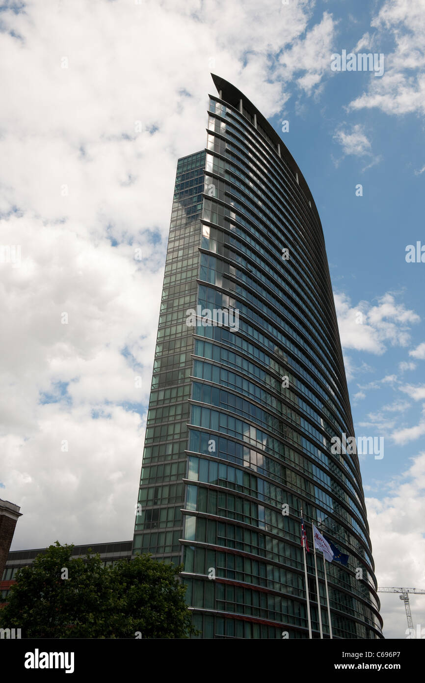 West india quay canary wharf hi-res stock photography and images - Alamy