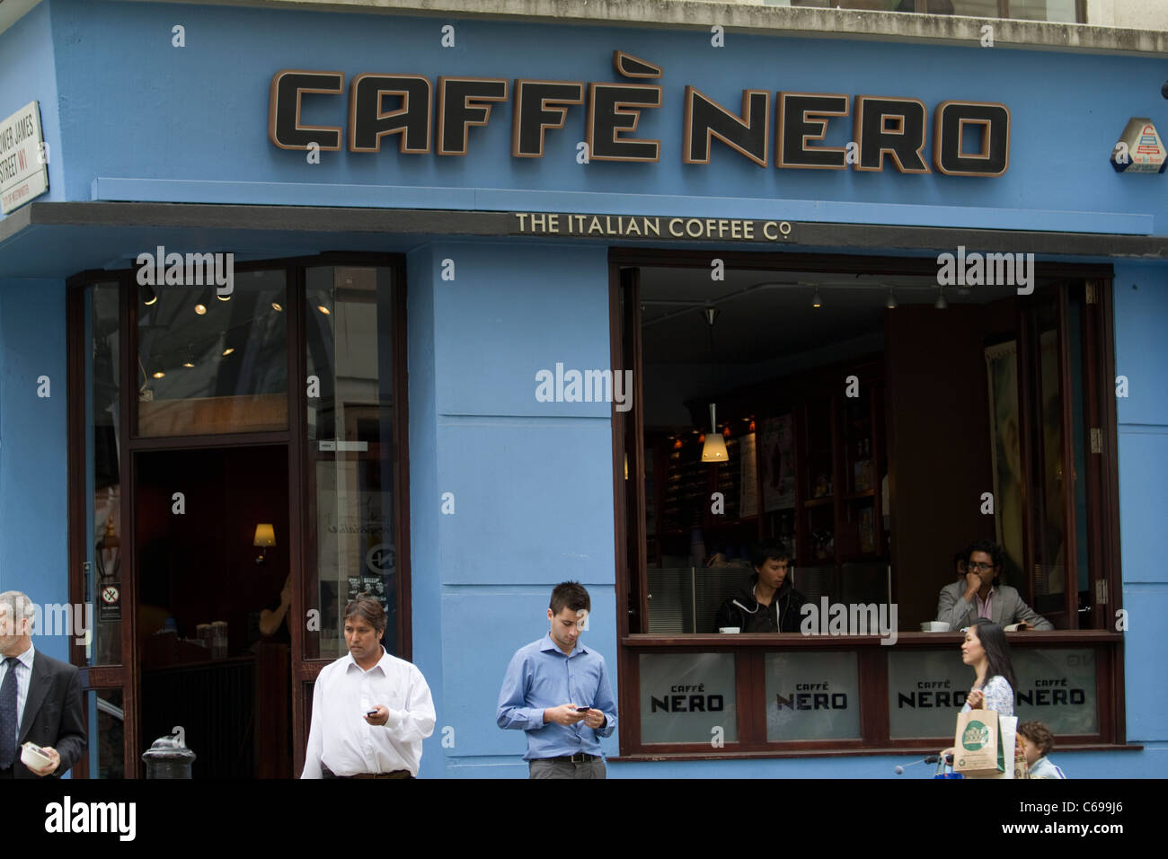Caffe Nero coffee outlet Soho, London UK Stock Photo