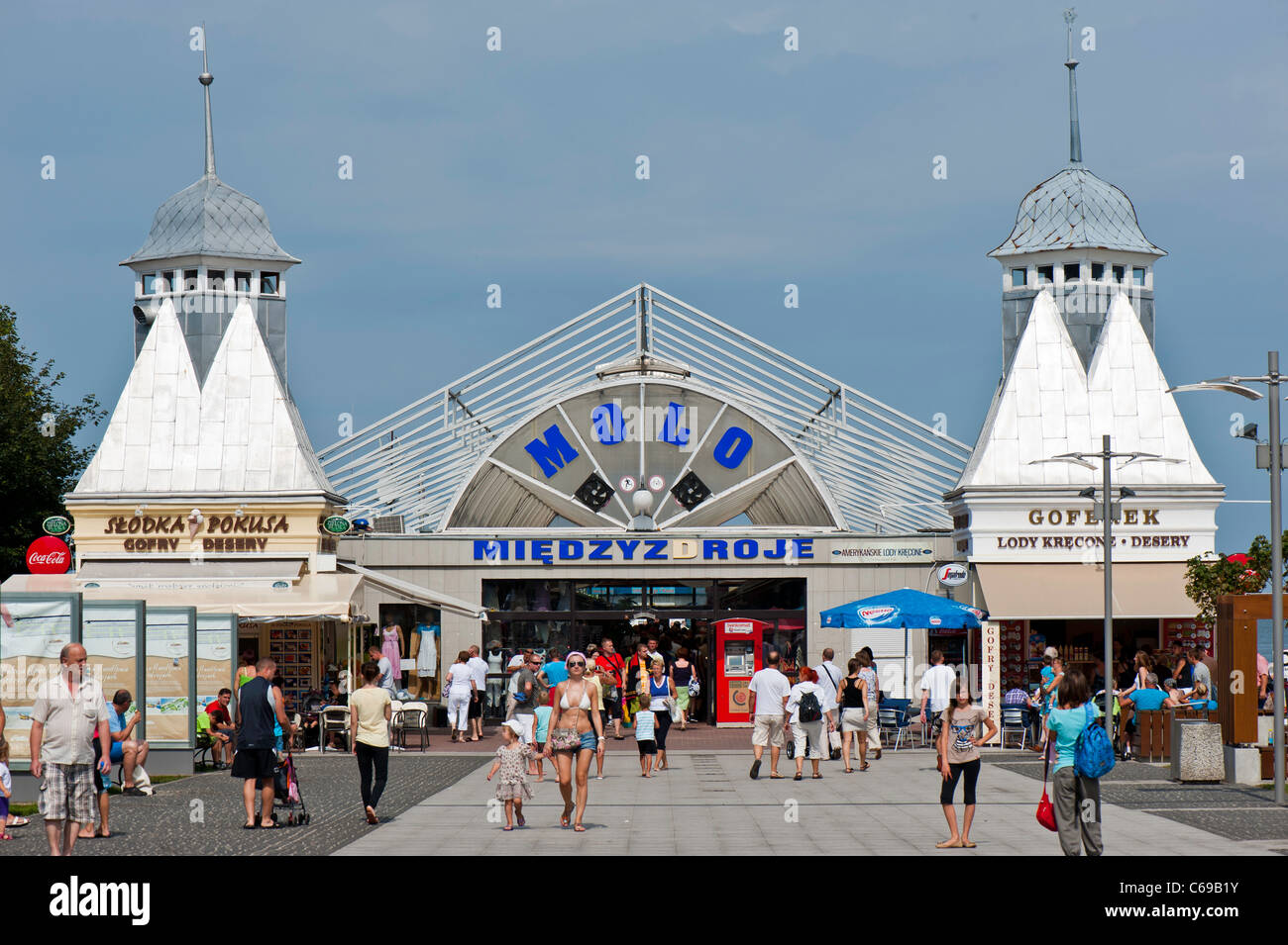 miedzyzdroje-pier-hi-res-stock-photography-and-images-alamy