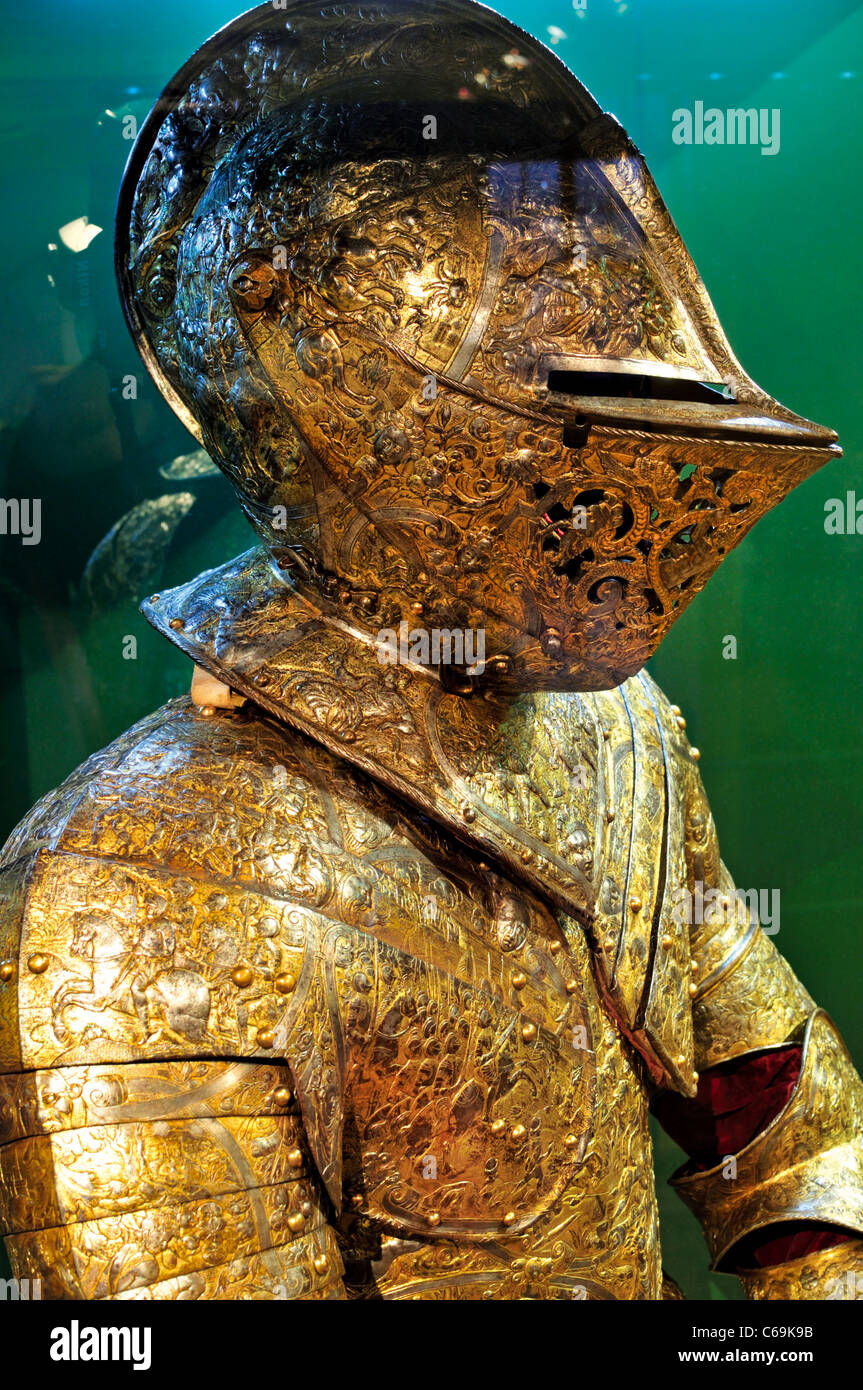 Germany, Eisenach: Pompous medieval knight´s armor in the museum of Wartburg Castle Stock Photo