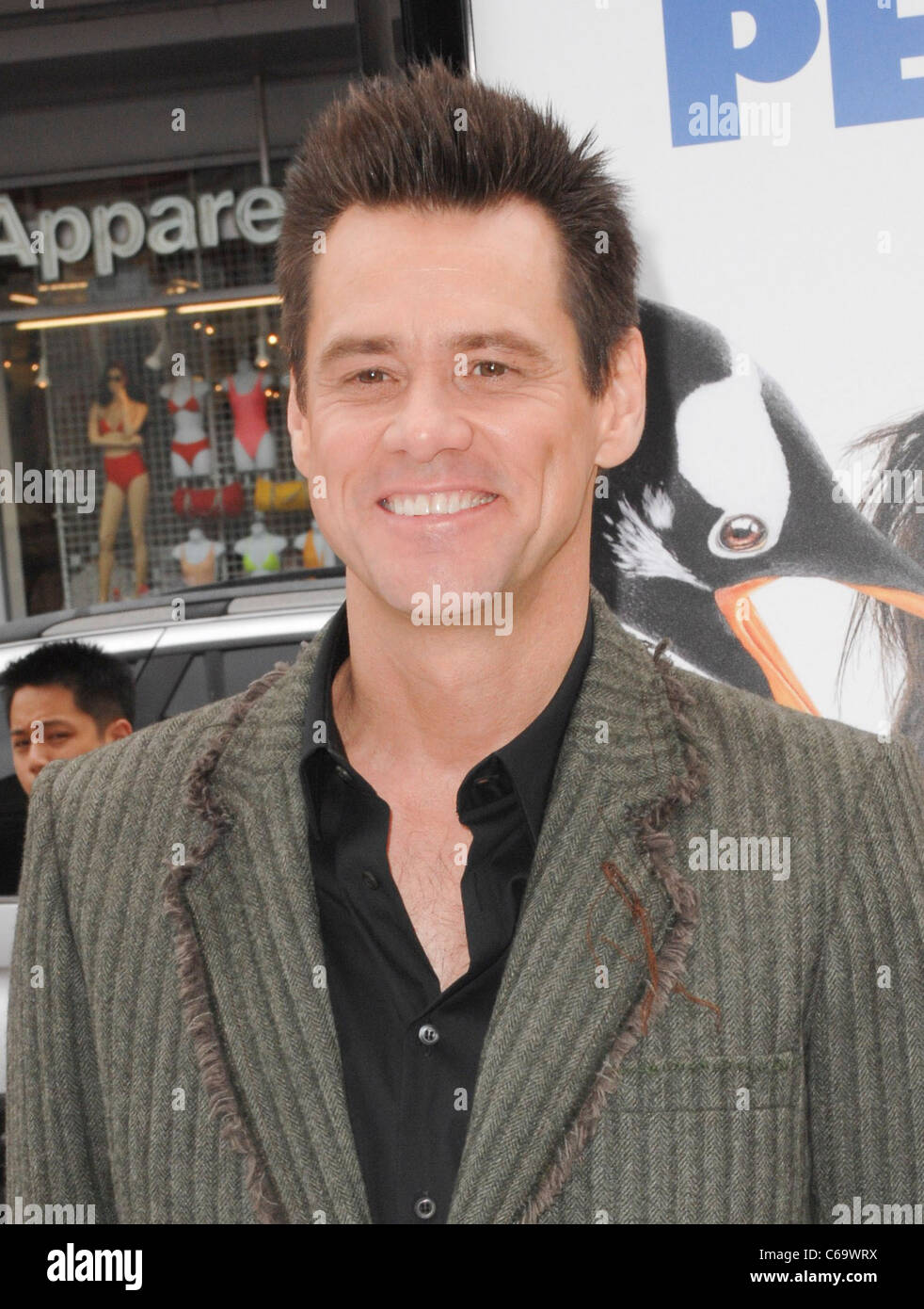 Jim Carrey at arrivals for Mr. Popper's Penguins Premiere, Grauman's Chinese Theatre, Los Angeles, CA June 12, 2011. Photo By: Elizabeth Goodenough/Everett Collection Stock Photo
