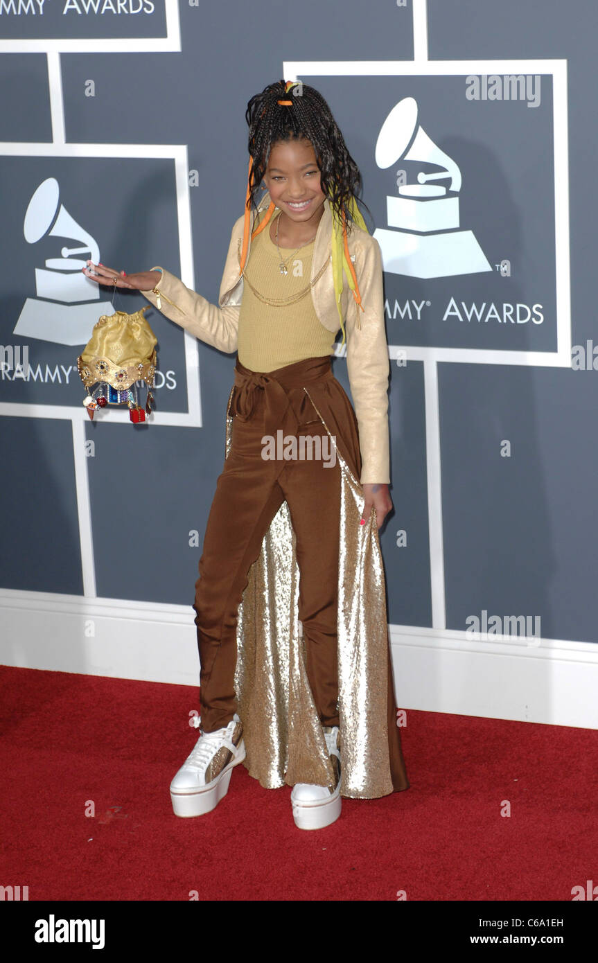 Willow Smith At Arrivals For The 53rd Annual Grammy Awards Staples Stock Photo Alamy