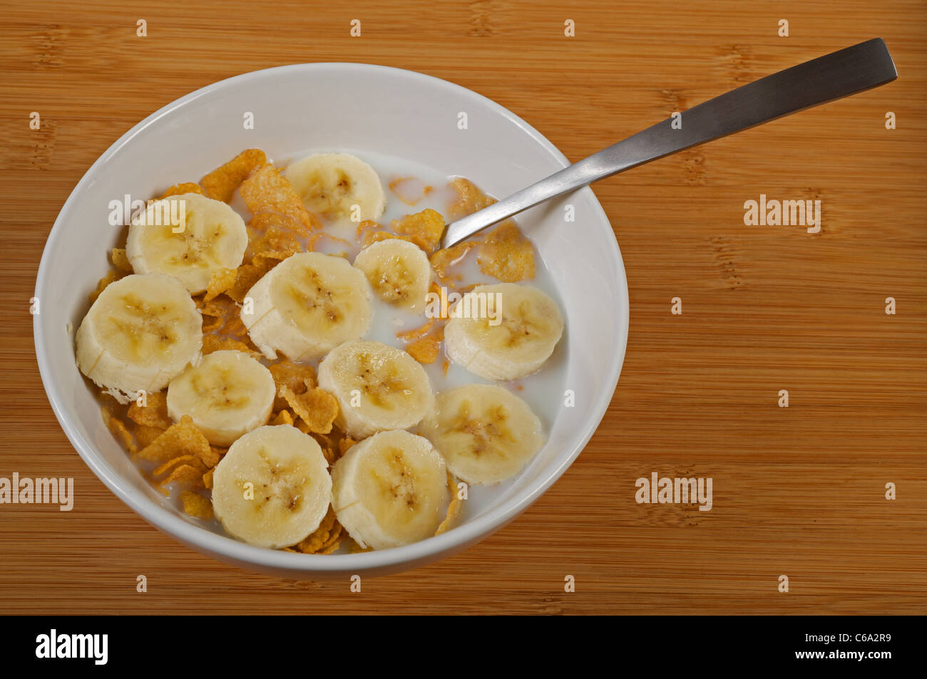 Cornflakes and sliced banana Stock Photo - Alamy
