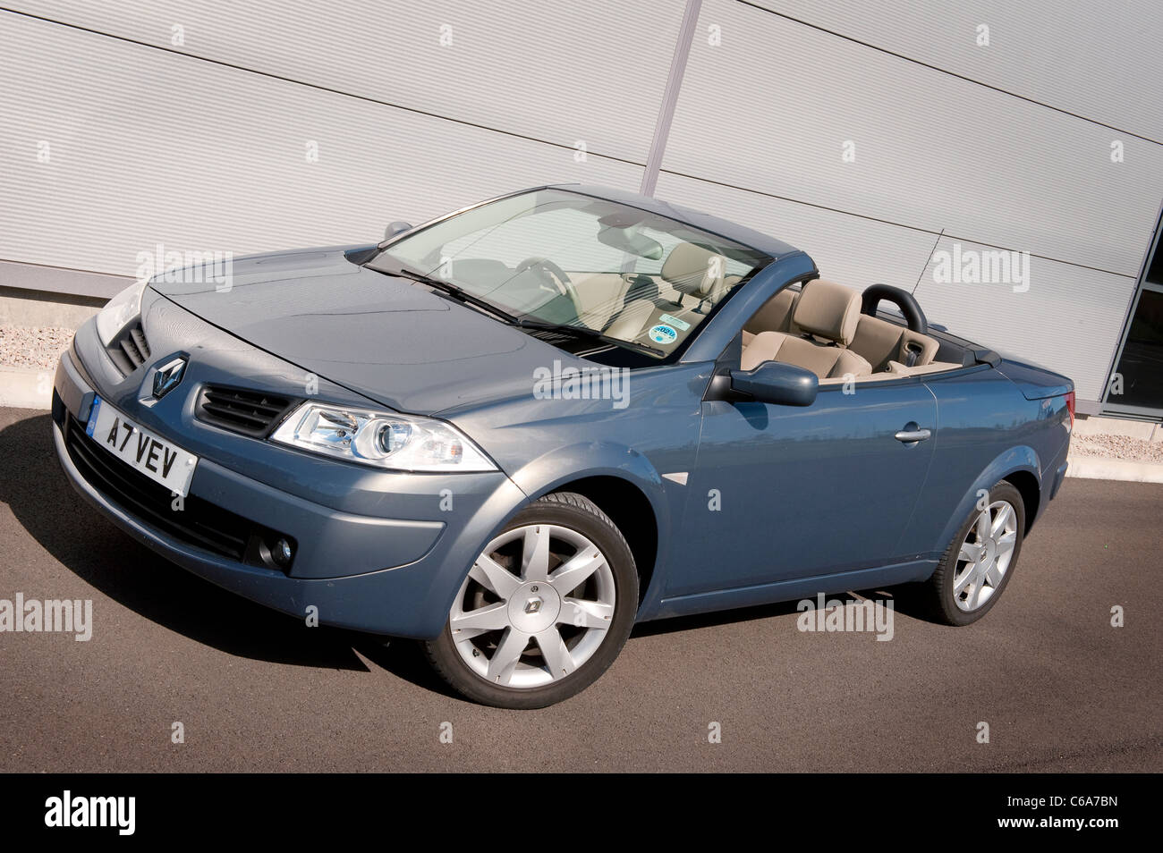 2007 Renault Megane Coupe Cabriolet 150DCI convertible car Stock Photo -  Alamy