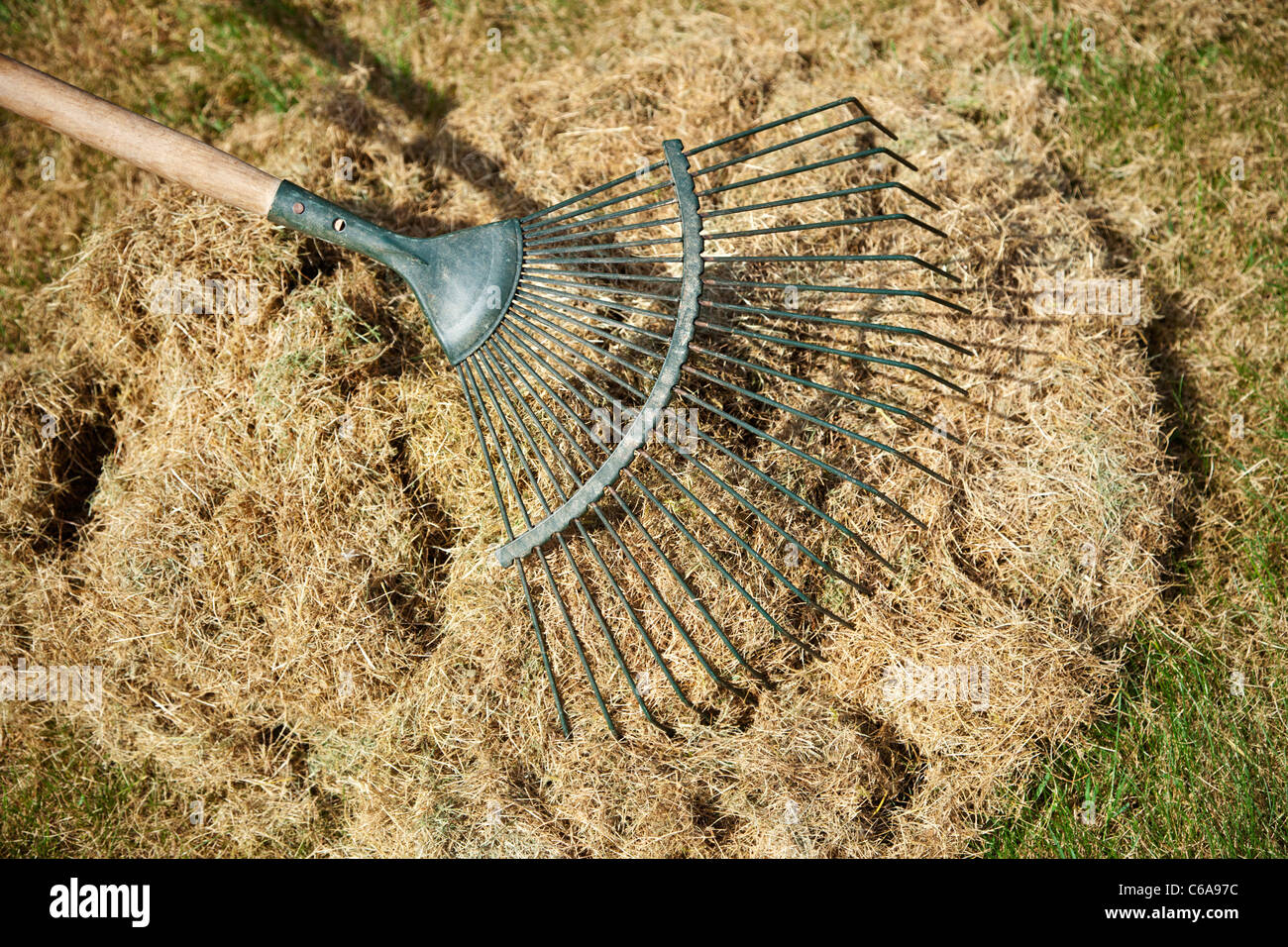 Grass clippings rake hires stock photography and images Alamy