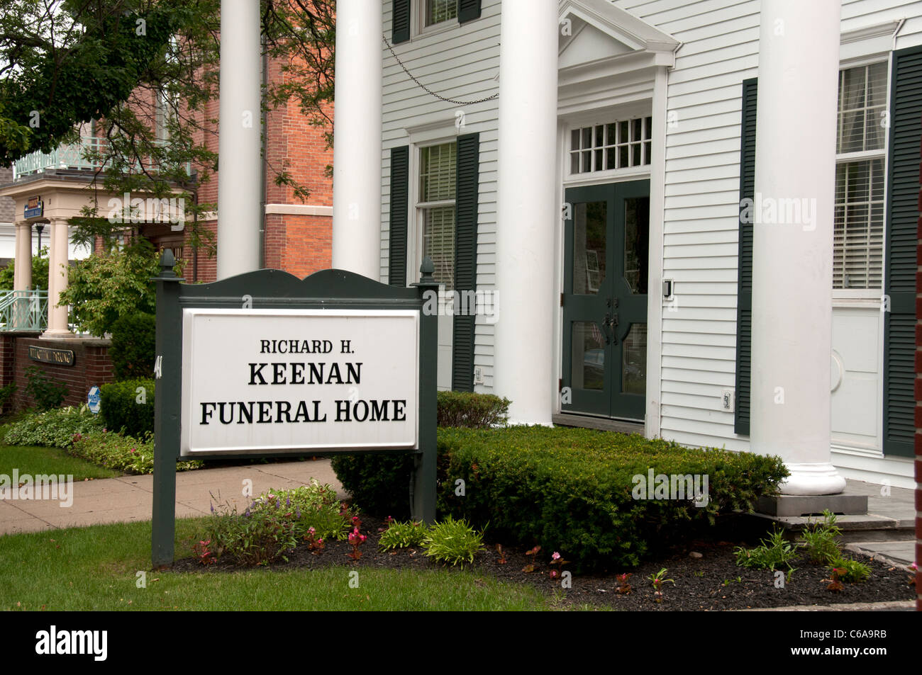 Funeral home sign hires stock photography and images Alamy