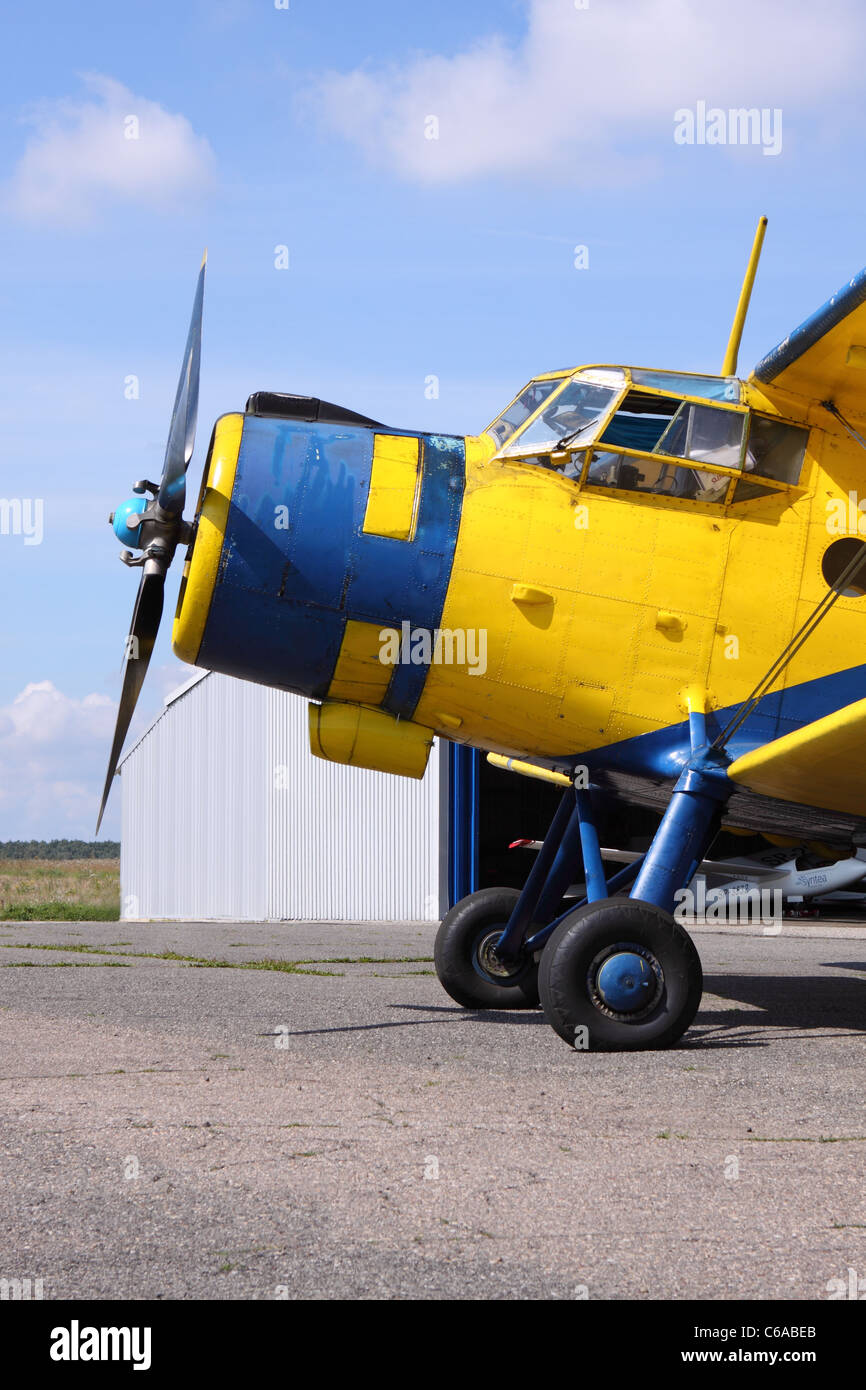 antonov 2 single engined biplane clipart