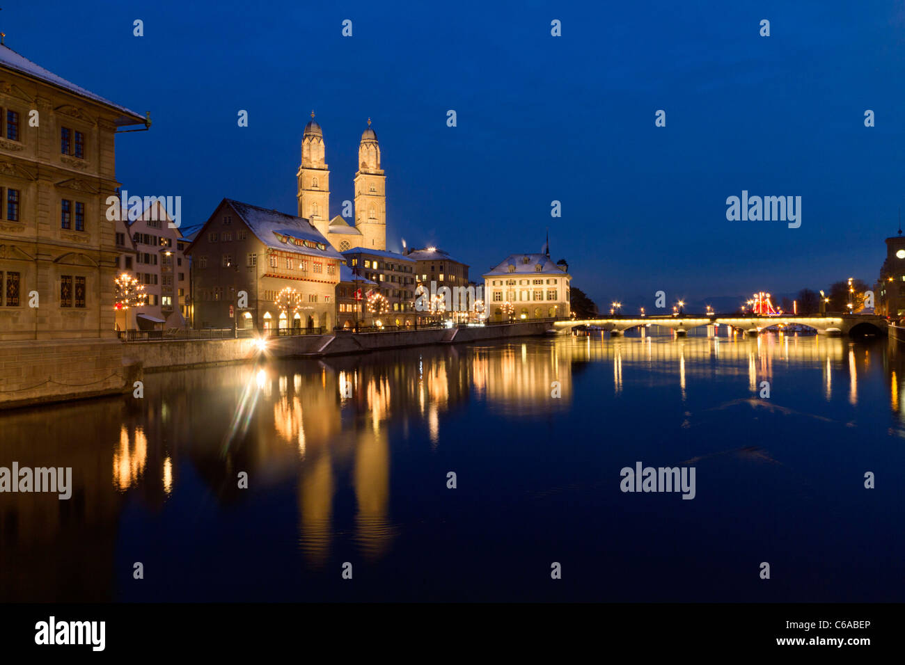 Switzerland, Zurich, Town Hall, Grossmunster at river Limmat Stock Photo