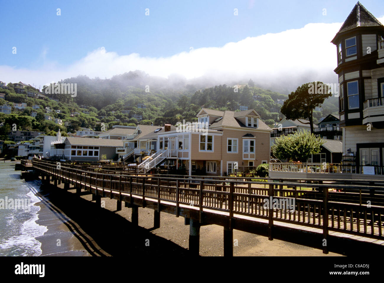 Fog rolling over hills hi-res stock photography and images - Alamy