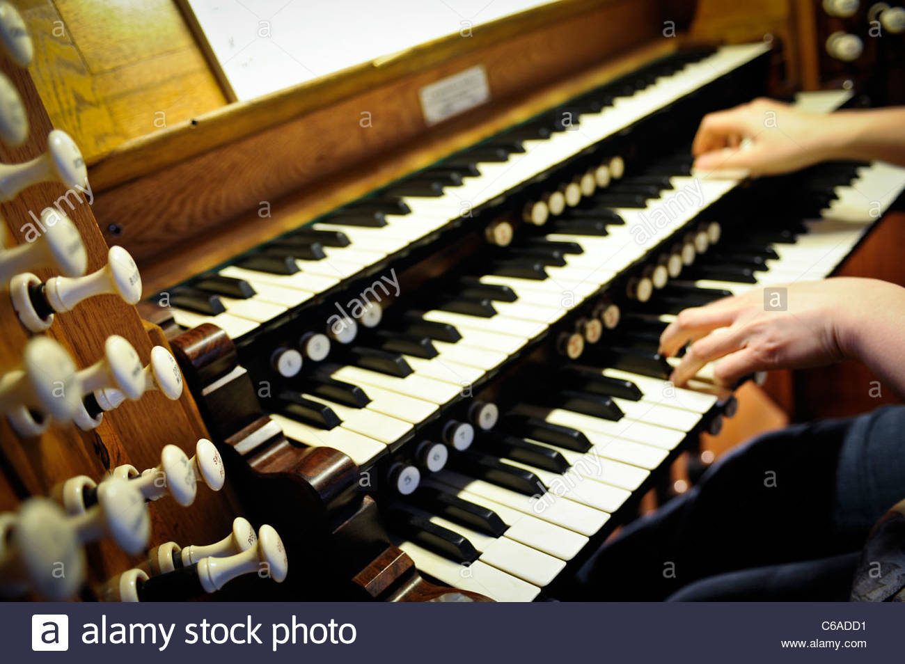 Pipe Organ Keyboard Stock Photos & Pipe Organ Keyboard Stock Images Alamy