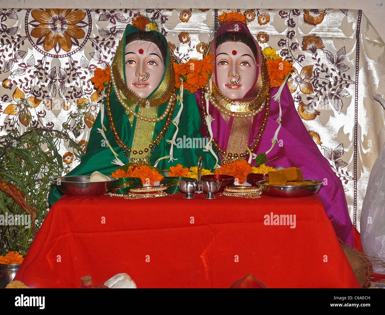 Goddess Gauri Hi res Stock Photography And Images Alamy