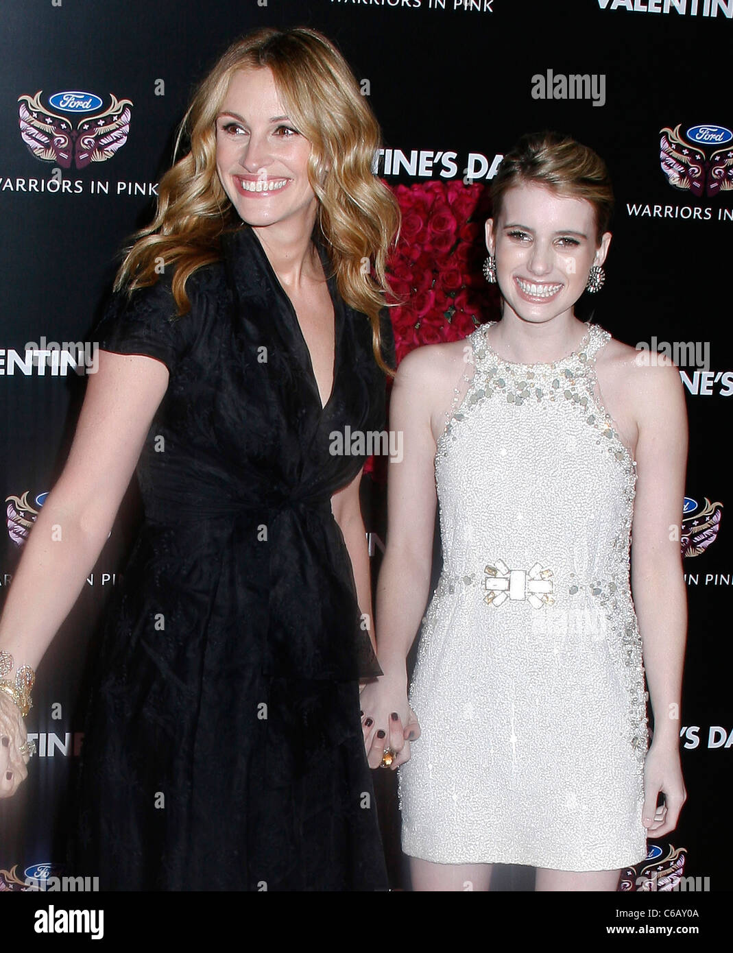 https://c8.alamy.com/comp/C6AY0A/julia-roberts-and-emma-roberts-los-angeles-world-premiere-of-valentines-C6AY0A.jpg