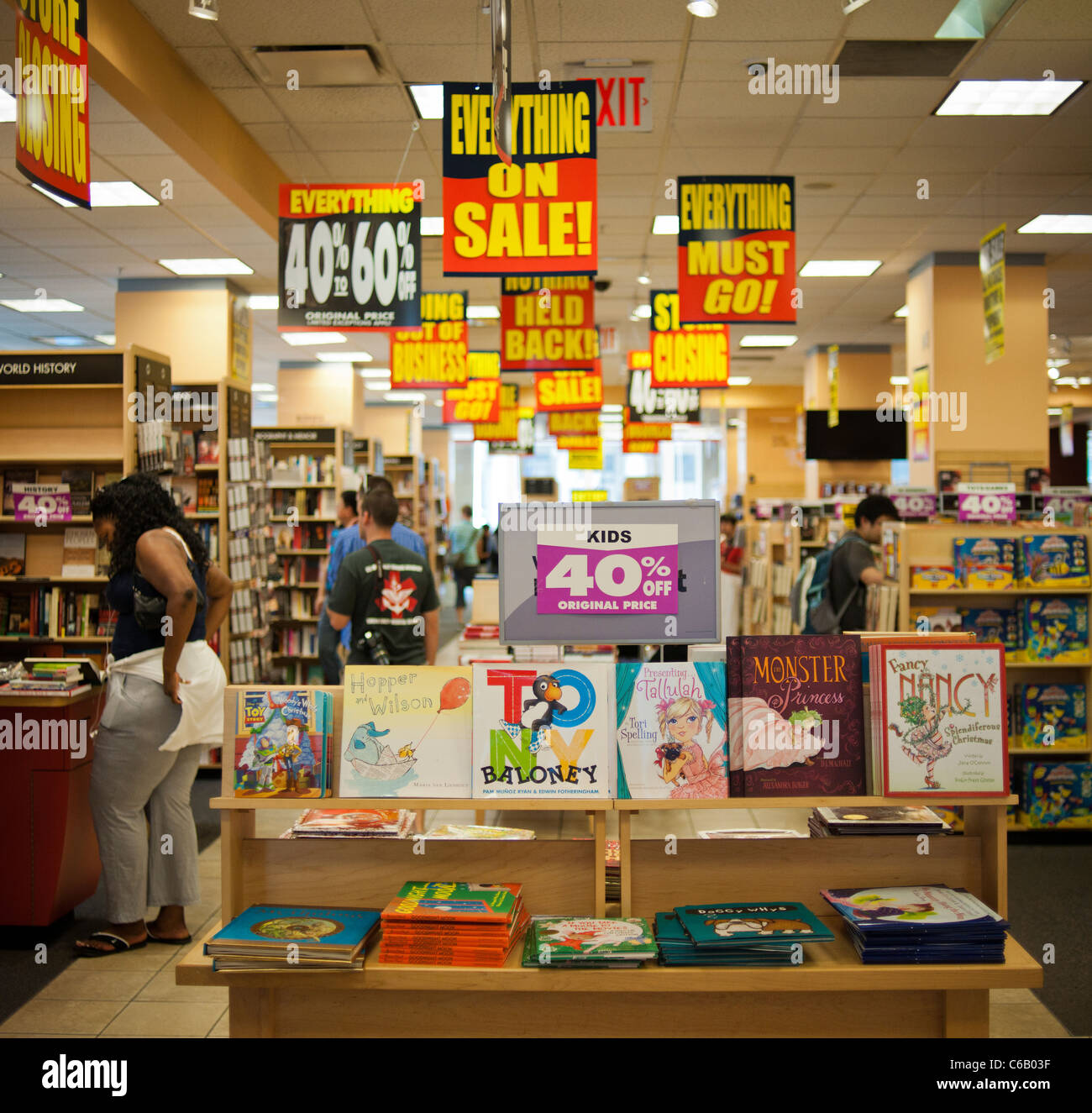 The Borders bookstore at Penn Plaza in New York Stock Photo Alamy