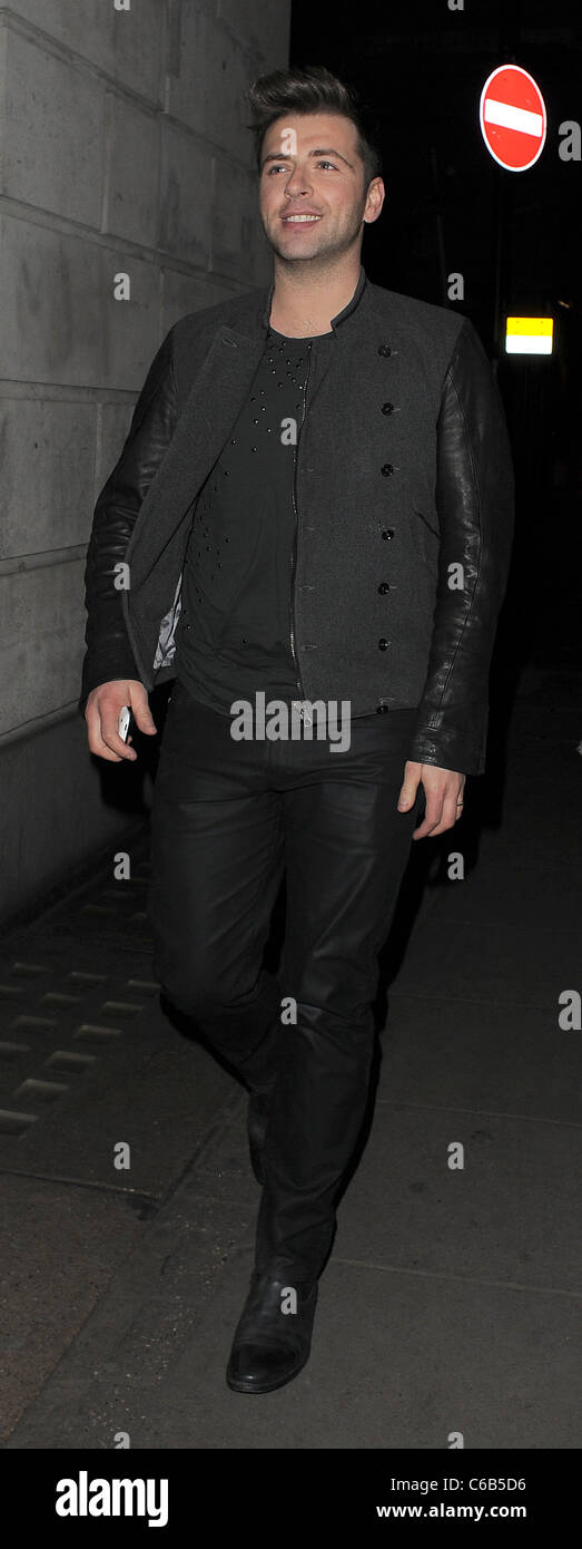 Westlife band member Mark Feehily arriving at the Wolseley restaurant for dinner. London, England - 10.02.10 Stock Photo