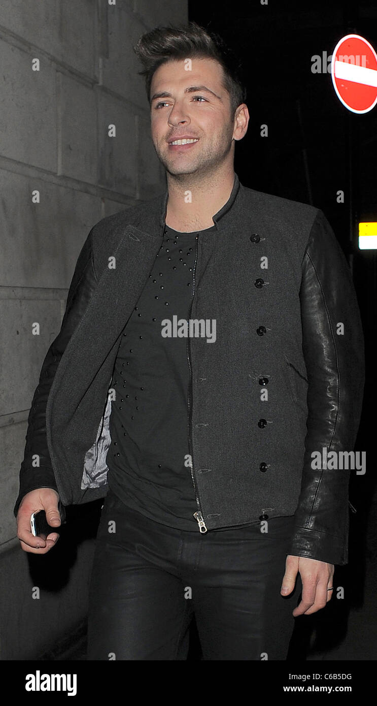 Westlife band member Mark Feehily arriving at the Wolseley restaurant for dinner. London, England - 10.02.10 Stock Photo
