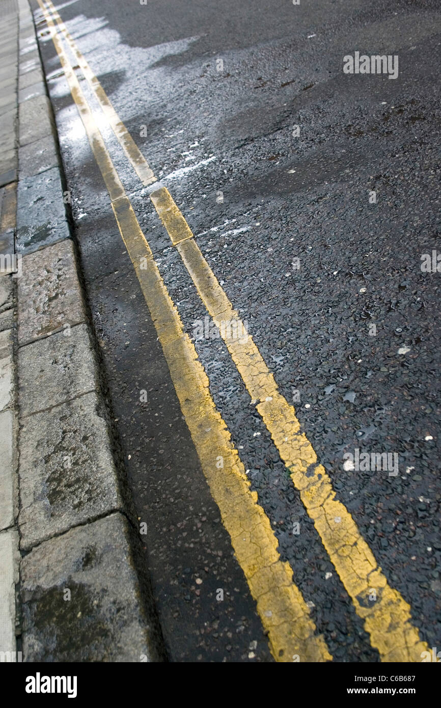 Road Markings Lines Stock Photos & Road Markings Lines Stock Images Alamy