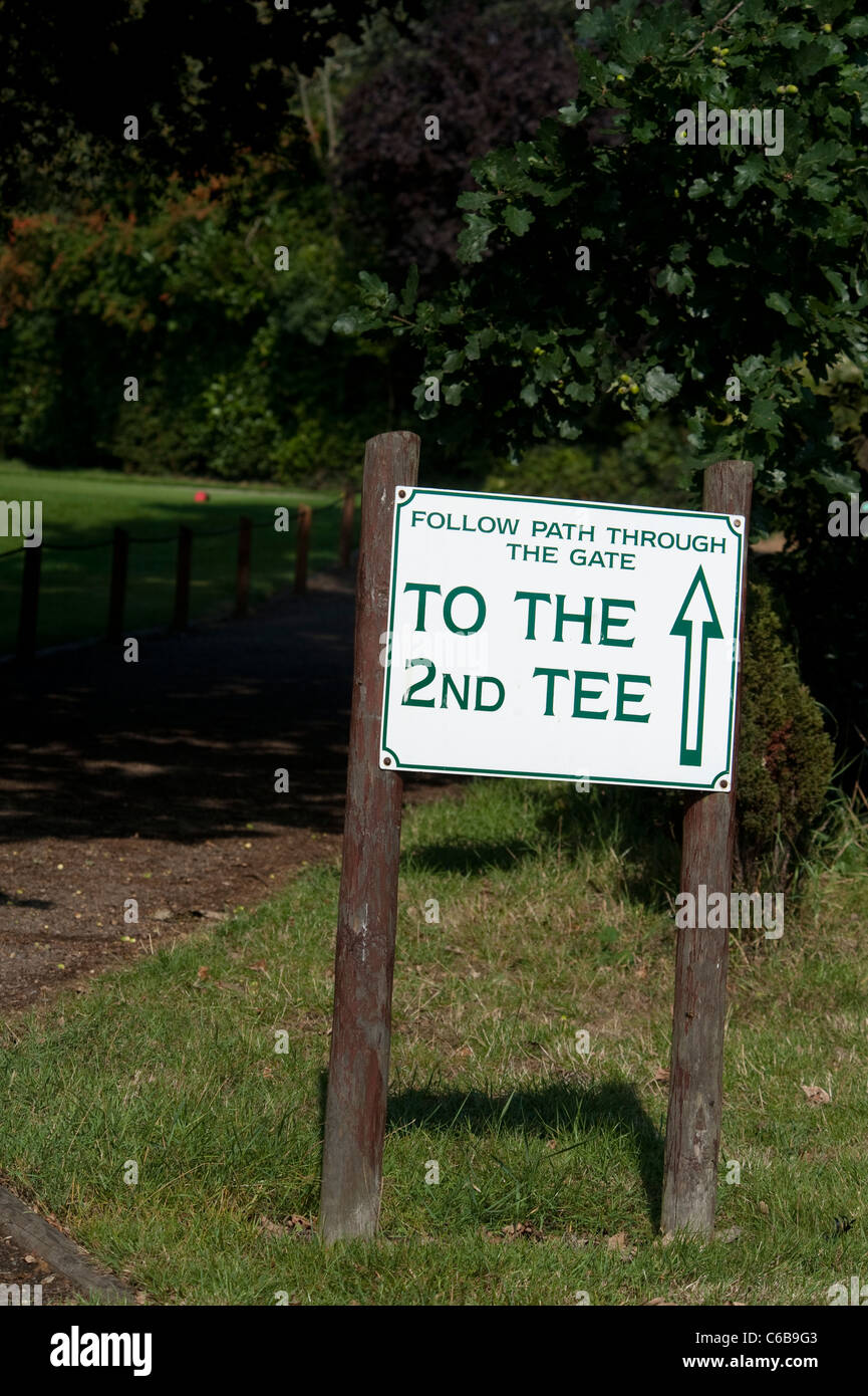 Sign at Stanmore golf course indicating the way to the 2nd tee, next tee Stock Photo