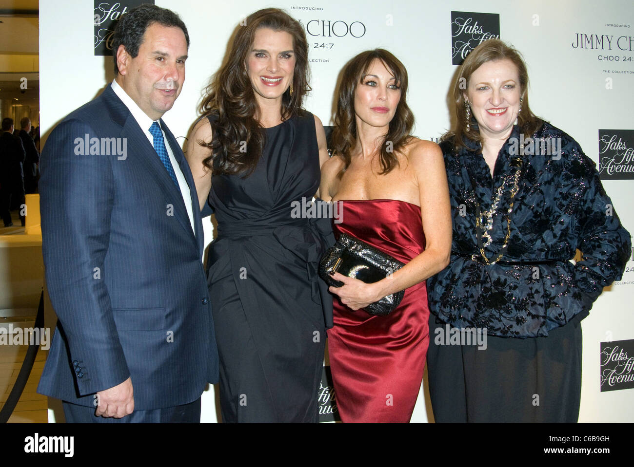 Brooke Shields, Steve Sadove, Tamara Mellon and Glenda Bailey at the launch of CHOO 24:7 at Saks Fifth Avenue New York City, Stock Photo