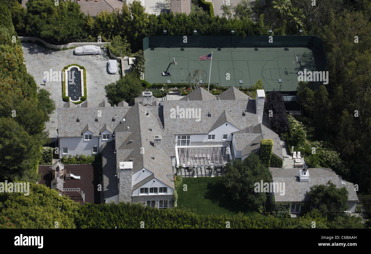 Aerial view of the house Tom Cruise and Katie Holmes live in. Beverly