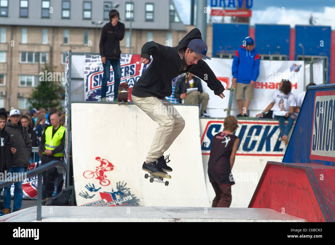 сникерс урбания 2007. Snickers урбания фестиваль. сникерс урбания это. сникерс урбания это. фестиваль snickers урбания граффити.