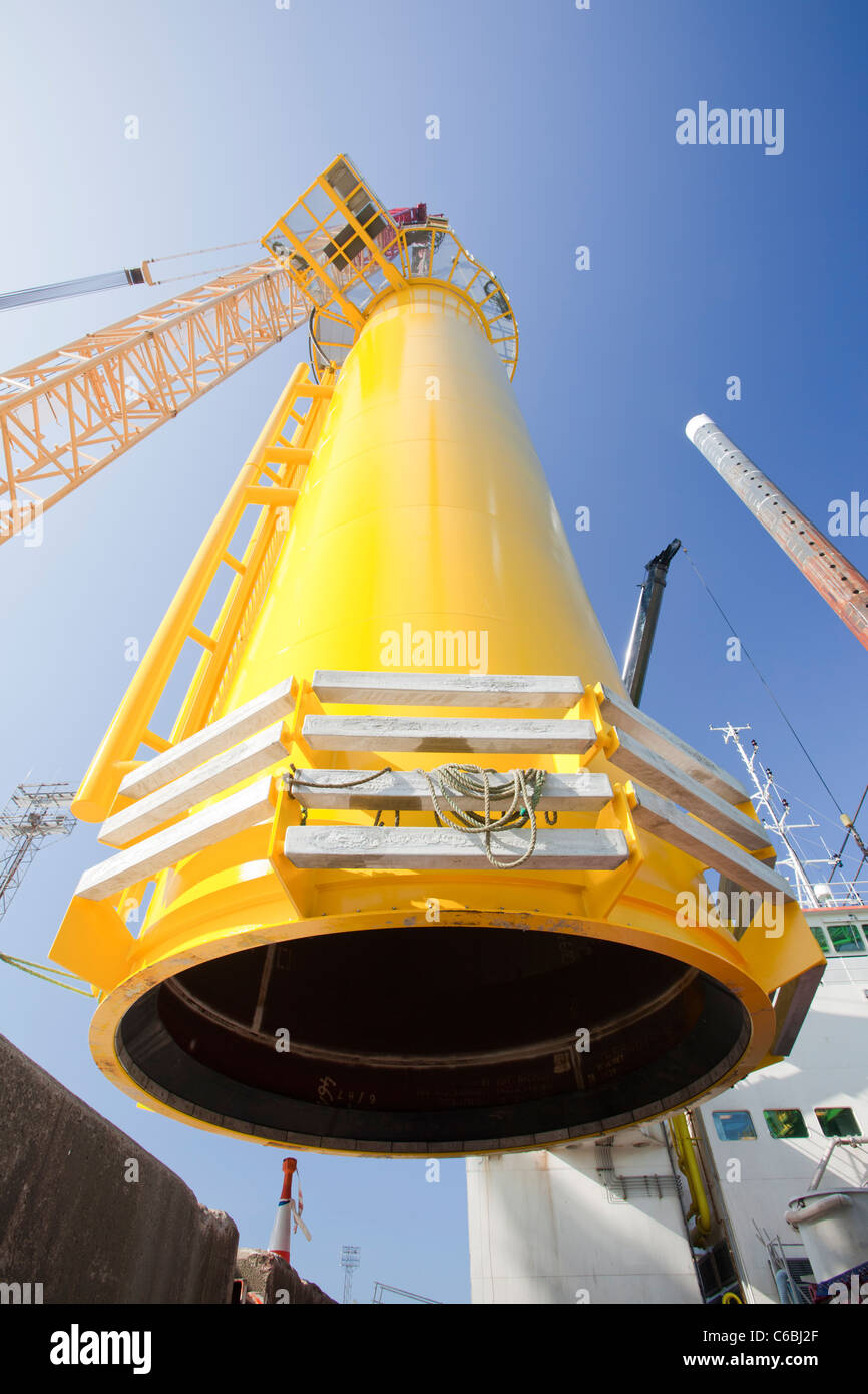 Heavy lift crane barge hi-res stock photography and images - Alamy