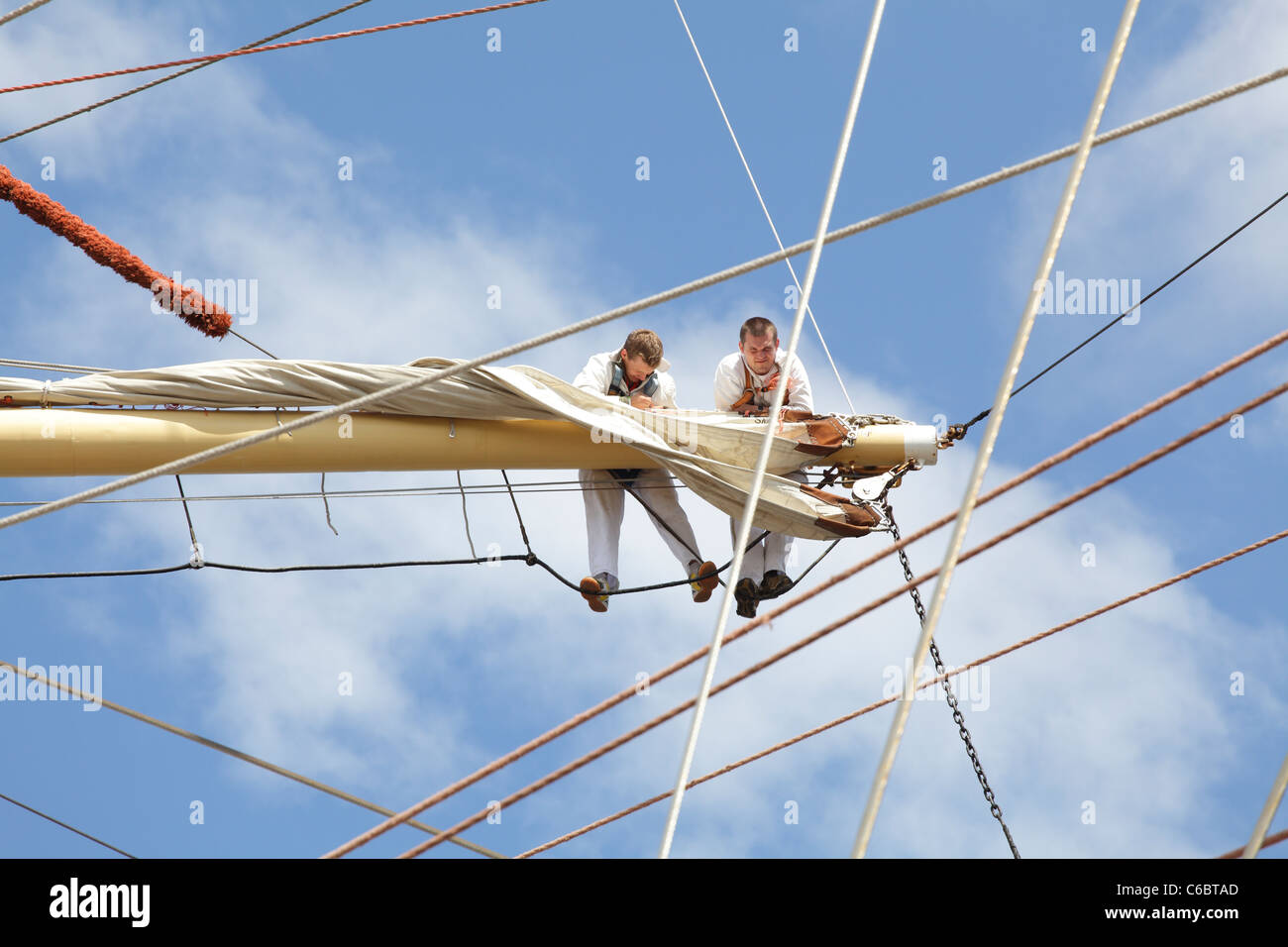 Tall Ship Crew Rigging High Resolution Stock Photography and Images Alamy