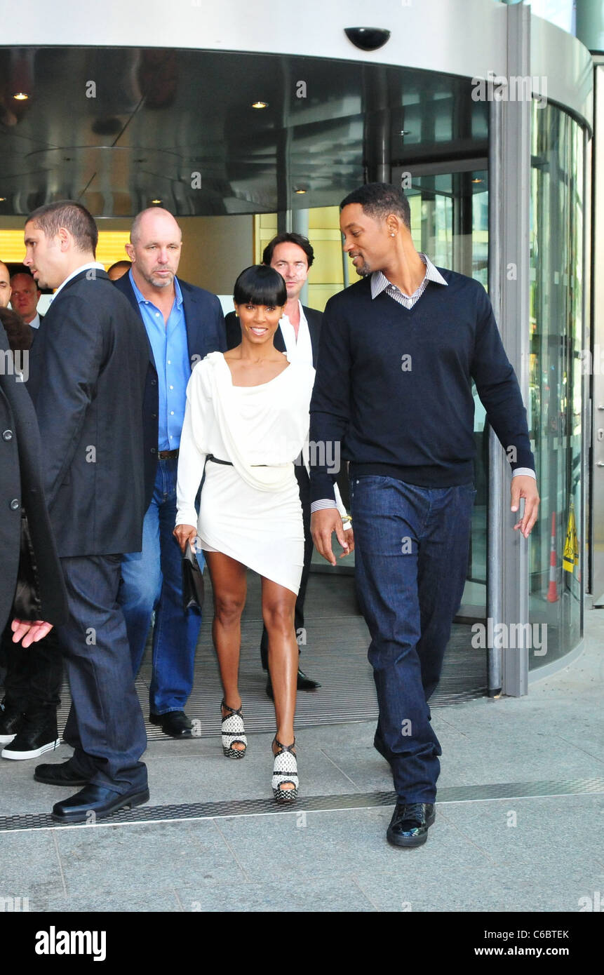 Jada Pinkett Smith And Will Smith Leaving The Axel Springer Stock Photo Alamy Will smith and jada pinkett smith got into a hilarious feud during their vacation. https www alamy com stock photo jada pinkett smith and will smith leaving the axel springer publishing 38369371 html