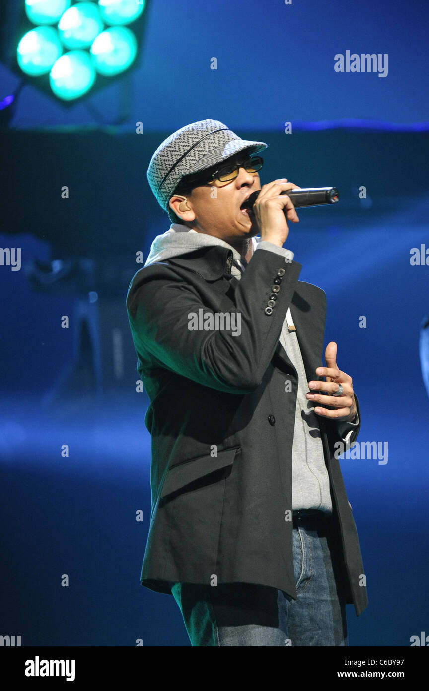  Foto zu Xavier Naidoo at German TV station RTL2 music show The Dome 53 at 