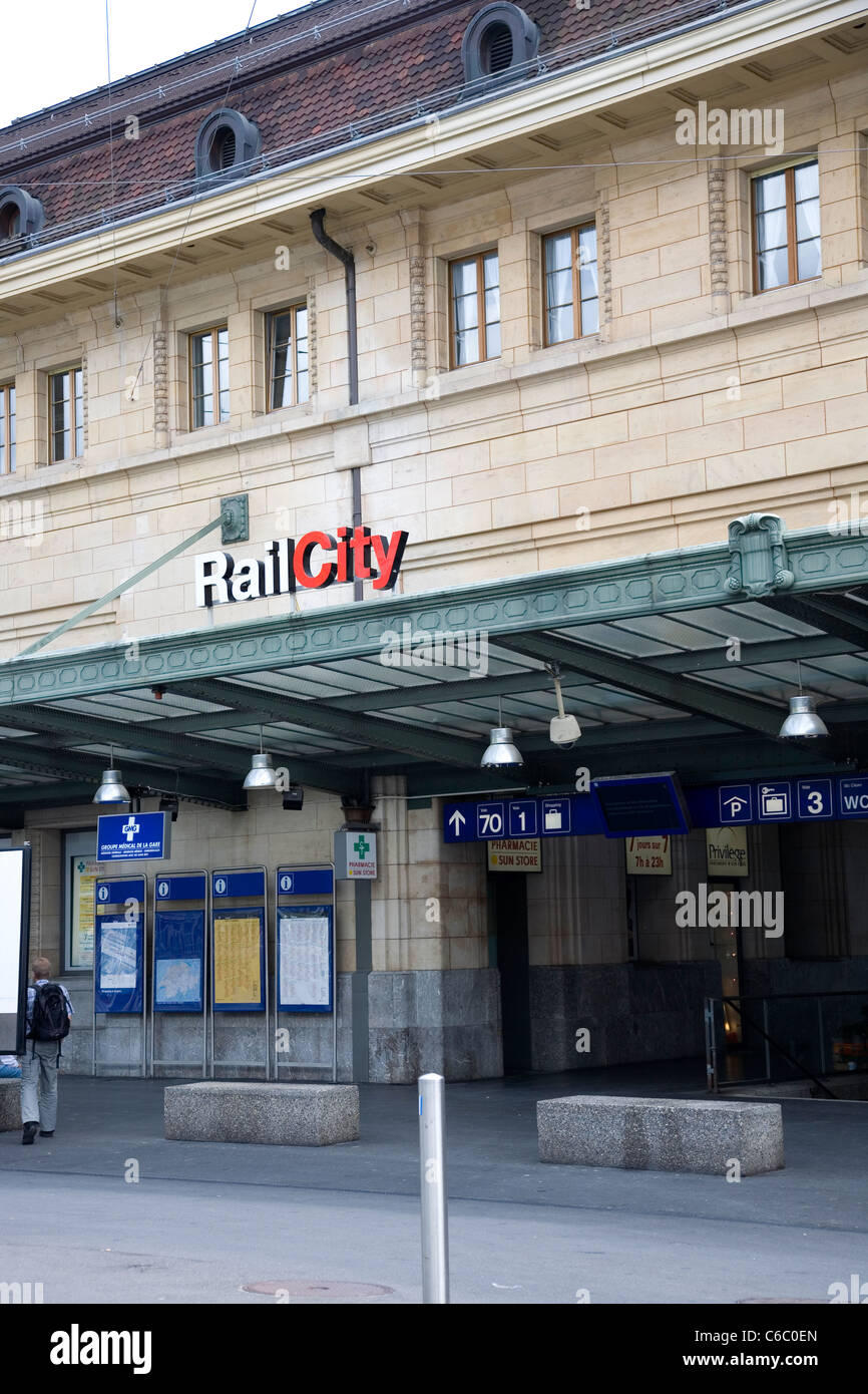 Lausanne Railway Station Stock Photo Alamy