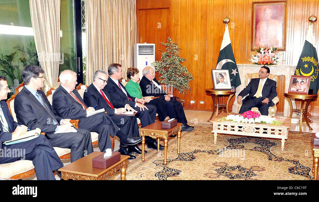 President, Asif Ali Zardari in meeting with US Delegation headed by Senator Carl Levin at Aiwan-e-Sadr in Islamabad Stock Photo