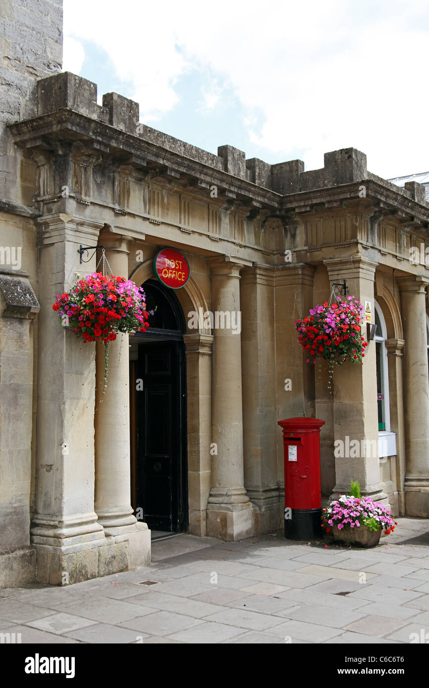 The Post Office floral decorations in the Market Place at Wells Somerset England UK Stock Photo
