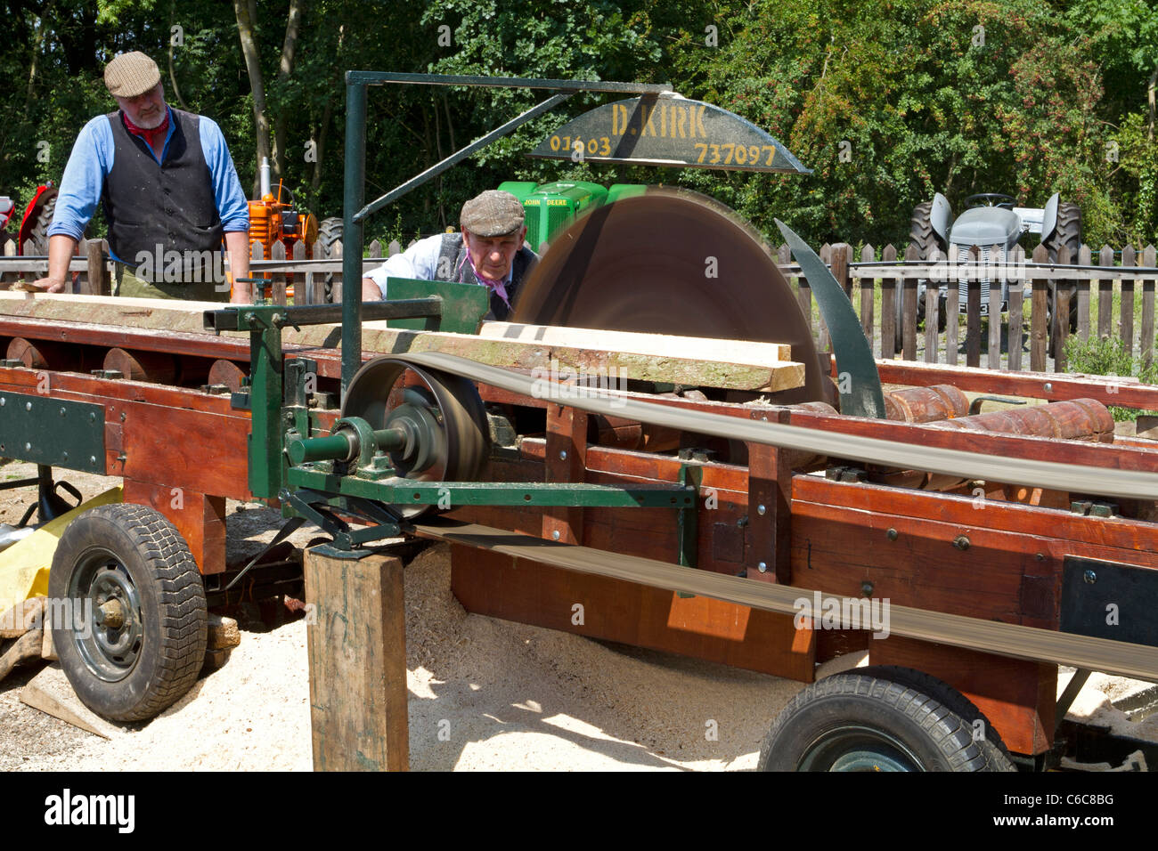 Steam powered belt drive with wood saw. Demonstration at the Whitwell
