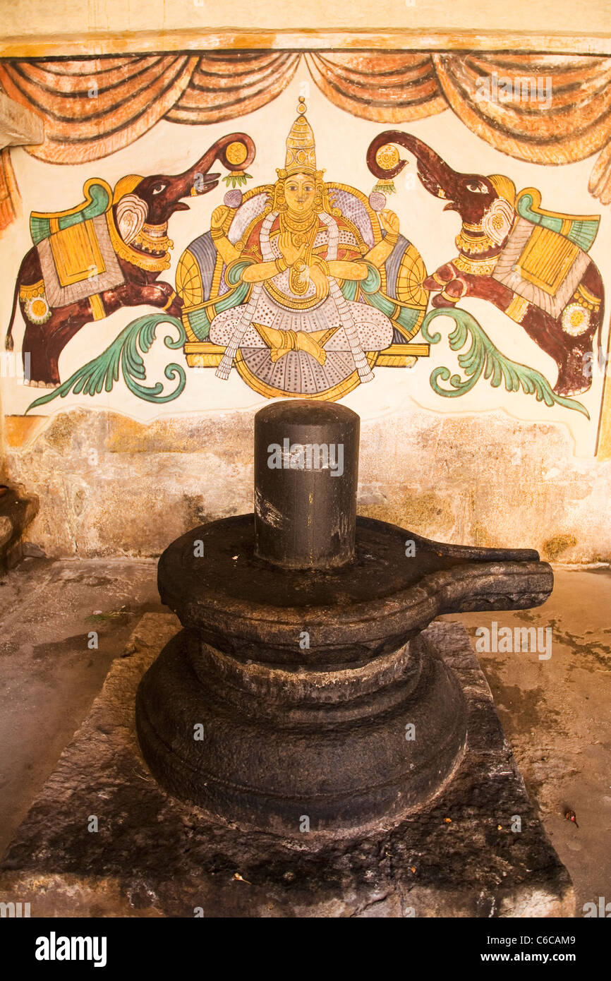 A Shiva Ling within the precincts of the Brihadeeswarar Temple Complex in Thanjavur, Tamil Nadu, India. Stock Photo