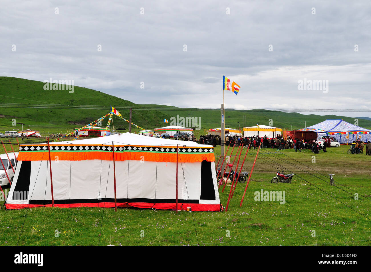 Colorful Tibetan tents in an open plain. Sichuan, China Stock Photo - Alamy