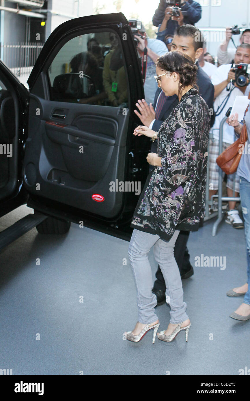 Nicole Richie Celebrities raise money for 'Larry King Live Disaster in