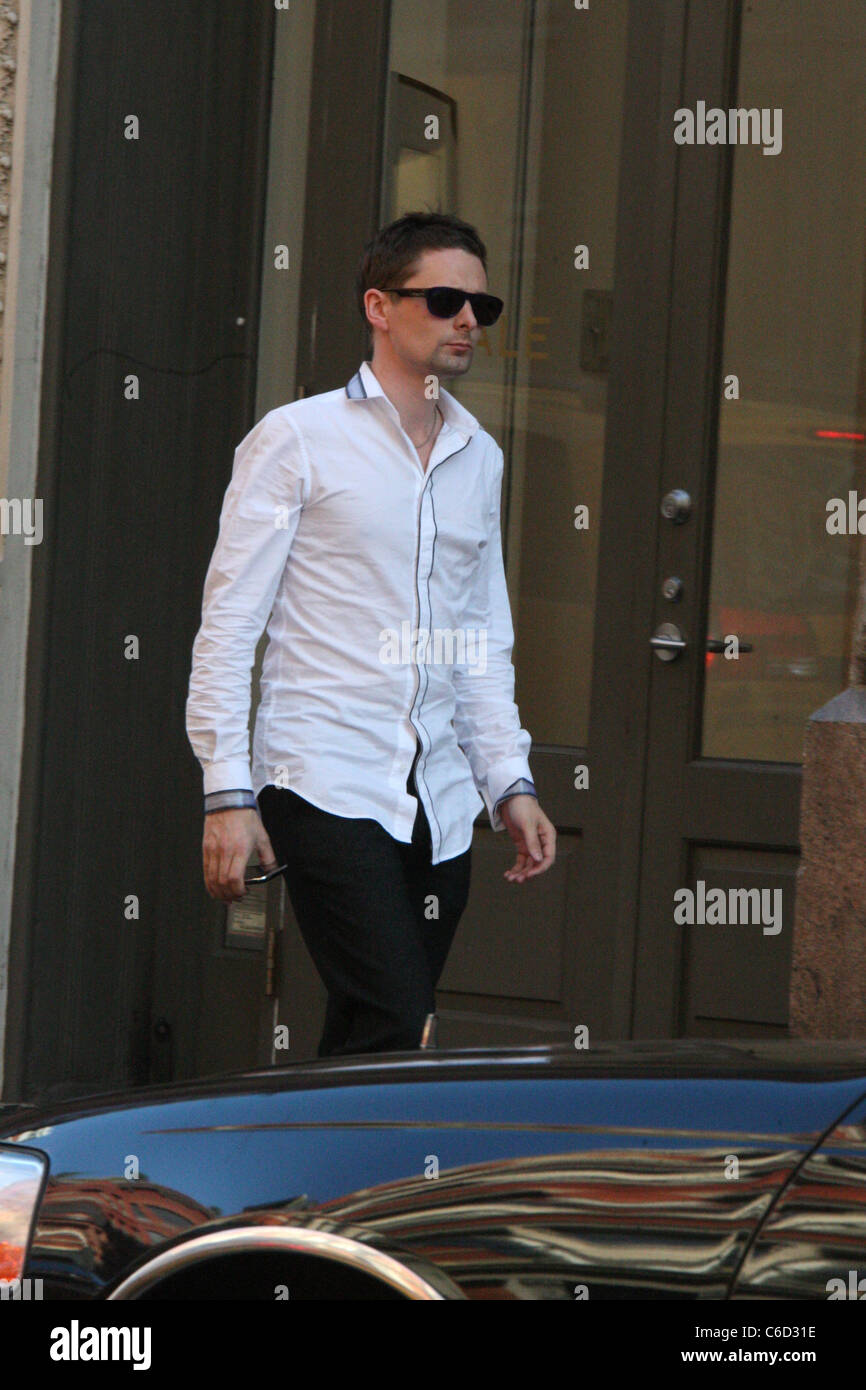 Muse Frontman Muse frontman Matthew Bellamy leaving John Varvatos on Spring Street in ...