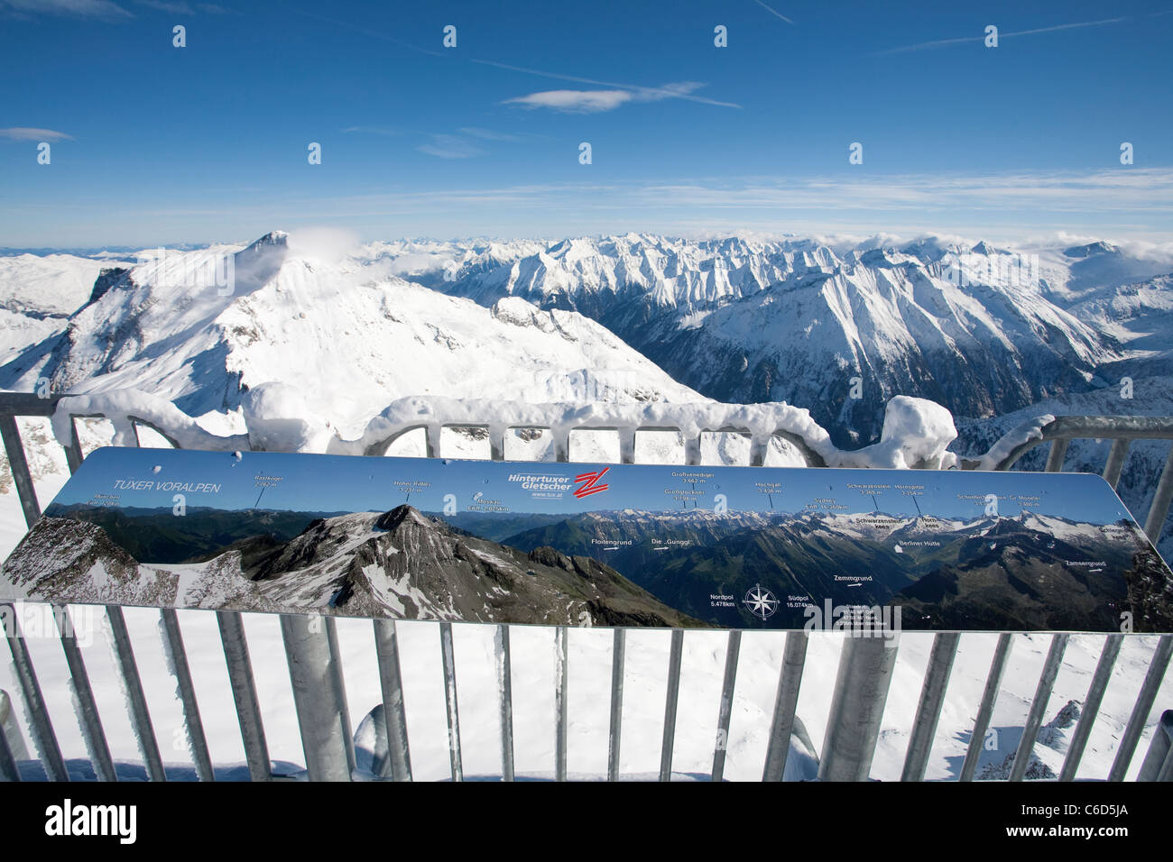 Panoramablick Vom Hintertuxer Gletscher Gefrorene Wand Aussichtspunkt Hintertux View Point Hintertuxer Glacier Stock Photo Alamy