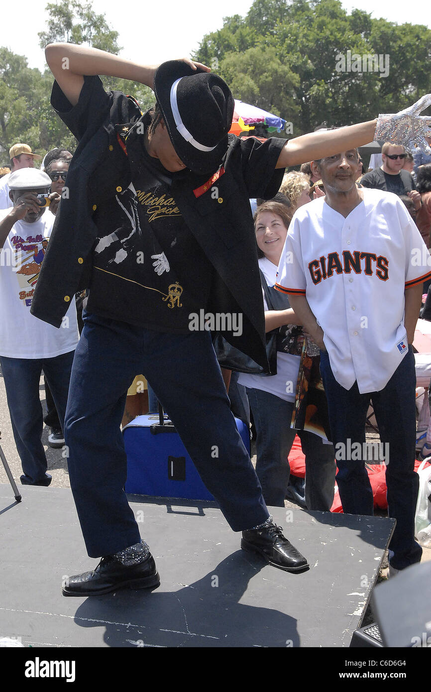 Michael jacksons kids hi-res stock photography and images - Alamy