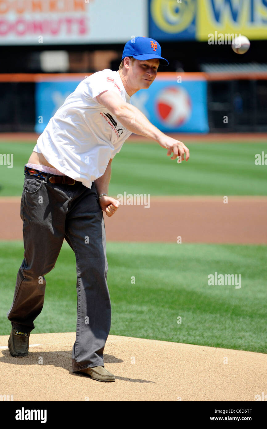 Prince Harry throws out the first pitch at the NY Mets vs Minnesota Twins baseball game held at Citi Field New York City, USA Stock Photo