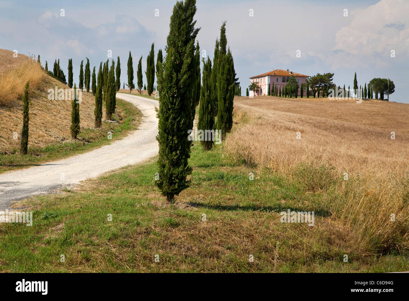 Italy Countryside Ranches Distant farm house hi-res stock photography and images - Alamy