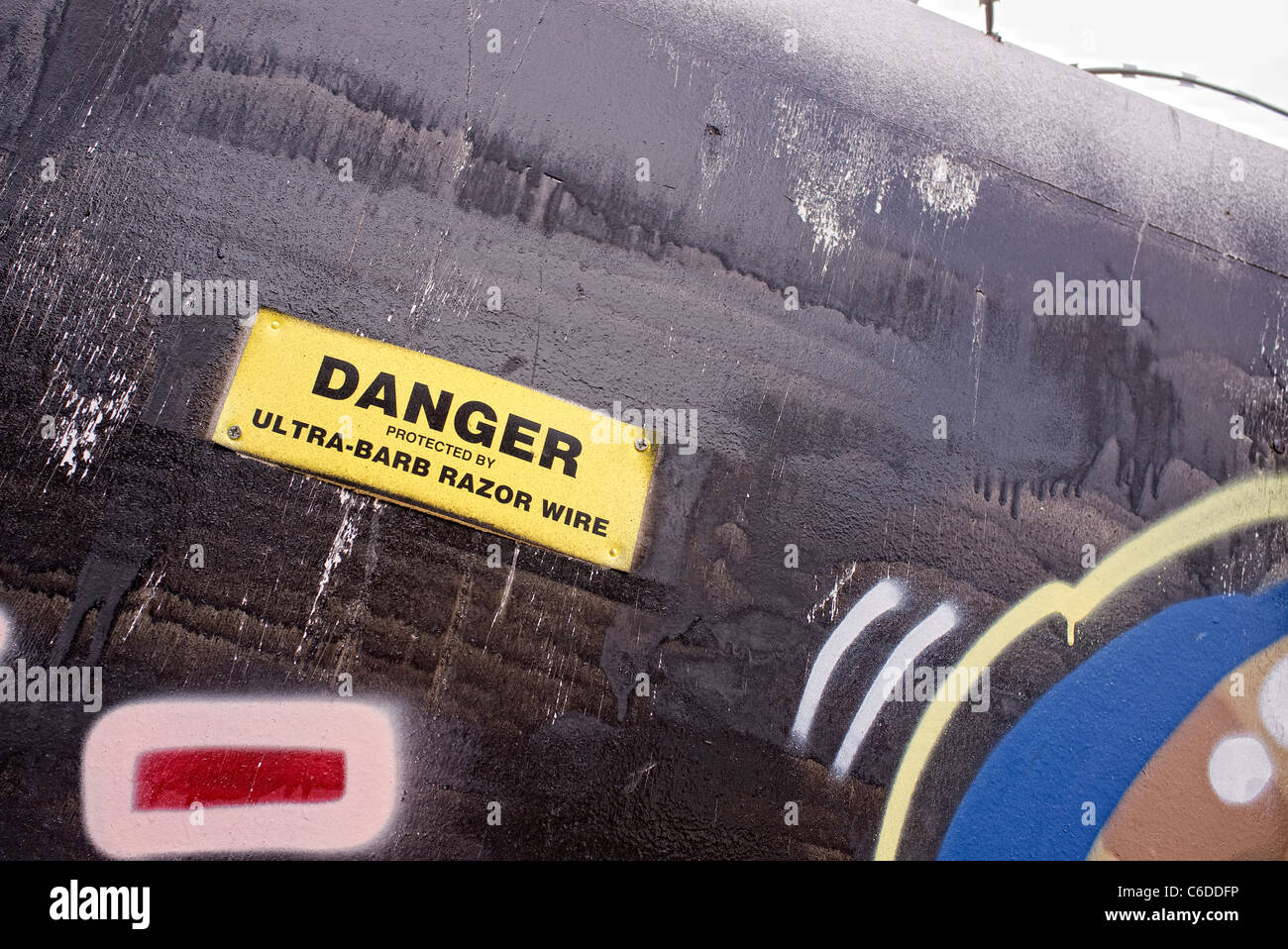 Ultra blue brick wall hi res stock photography and images Alamy