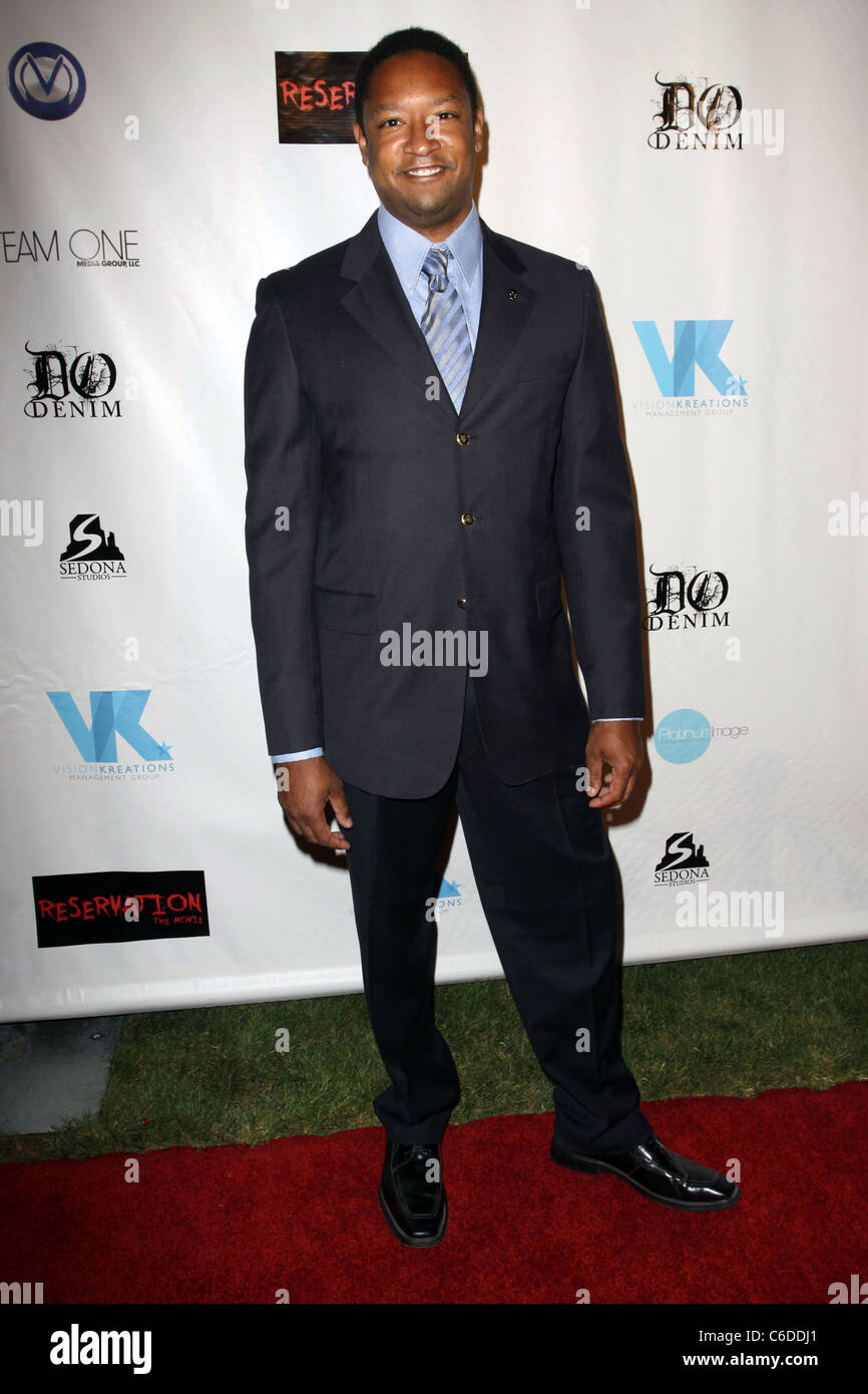 Reggie Hayes Sedona Studios and Do Denim Presents To Fantasy(06)