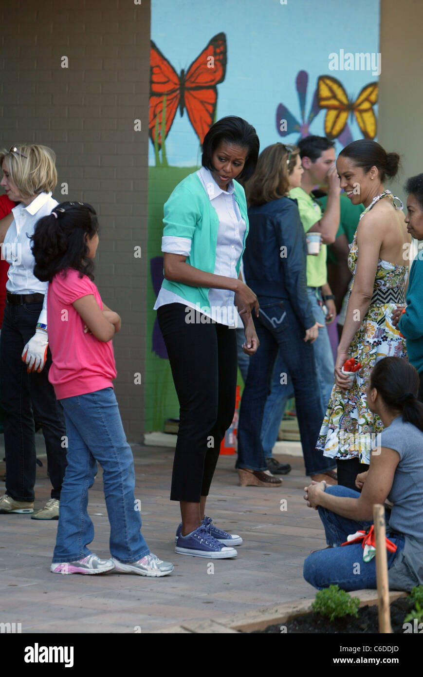 The First Lady hosted the Congressional Club spouses for a service