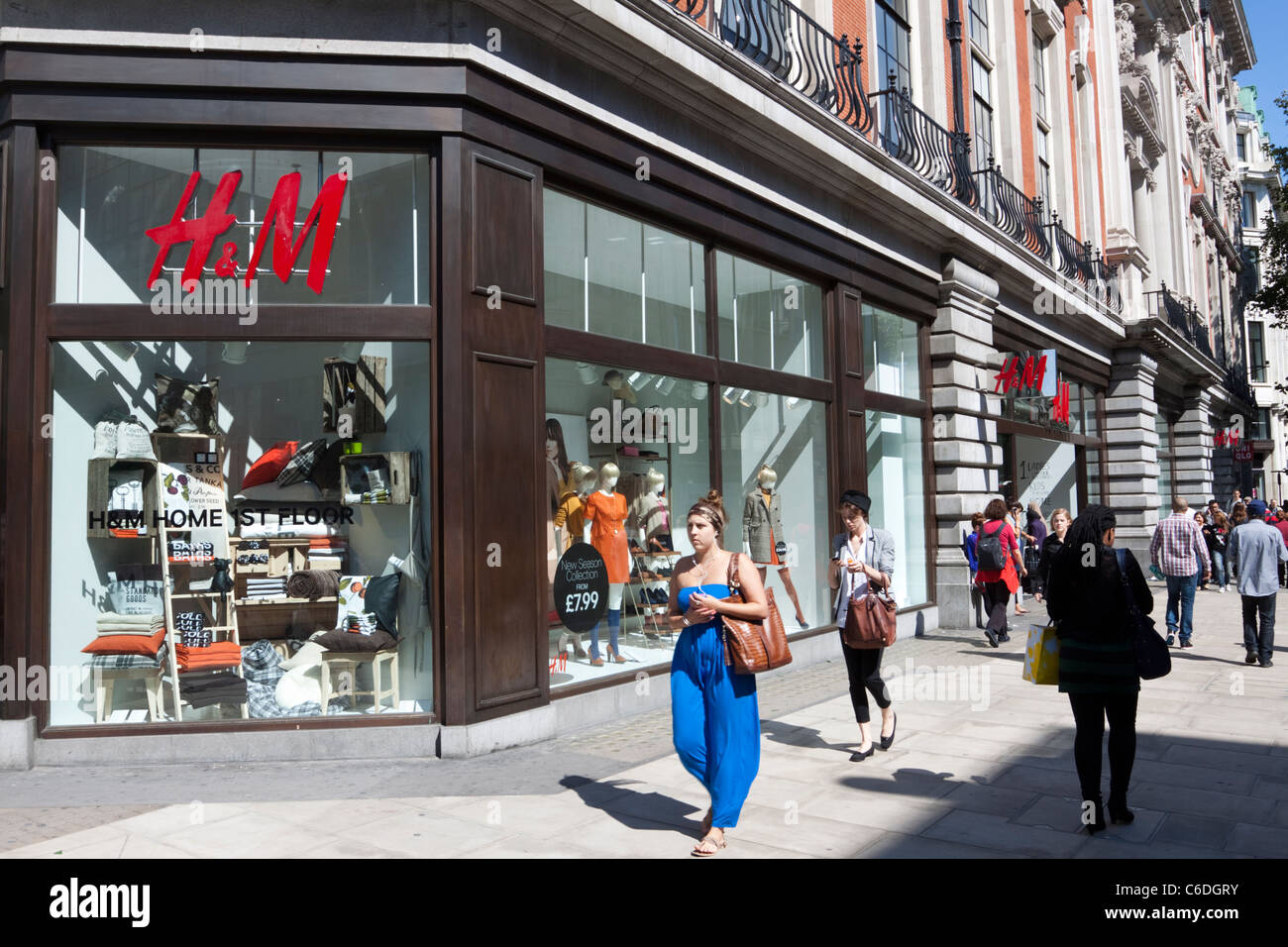 H & M store/shop, Oxford Street, London, England, UK Stock Photo - Alamy